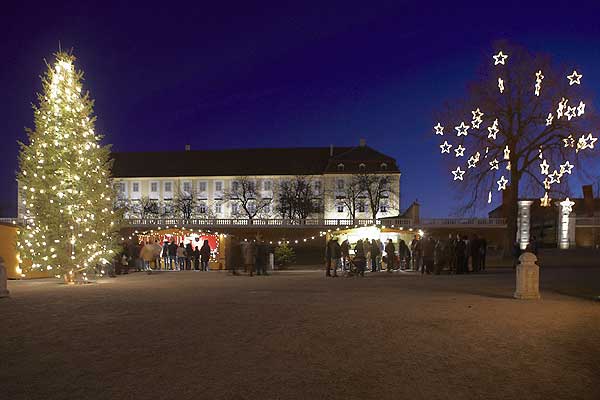 Weihnachtsdorf Schloss Hof  (Fotocredit: Fotograf: Knoth, MAGMAG Events & Promotion GmbH)