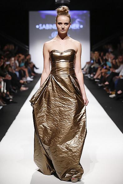 Ballkleid goldfarben, schulterfrei 