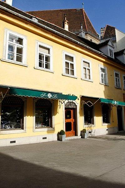 Außenansicht Geschäft Sturm Silber, Wien