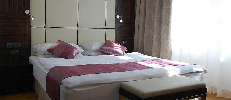 Auf dem Bild ist das Best Western Plus Hotel Arcadia in Wien zu sehen. 