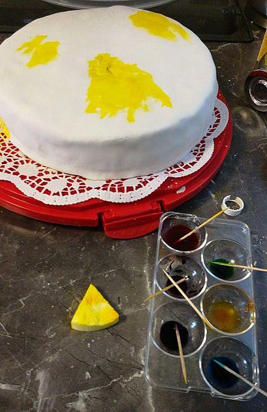Schritt eins - gelbe Farbe wird aufgetupft