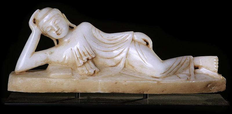 Liegende Buddha Figur
