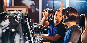 eSportler beim Spielen ESportler beim Spielen