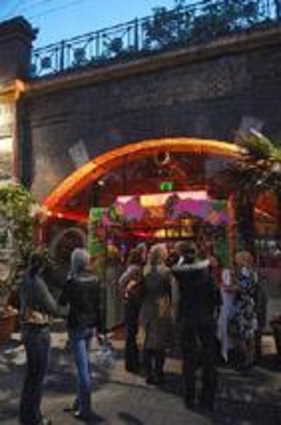 Kju-Bar, Cocktailbar, Stadtbahnbögen