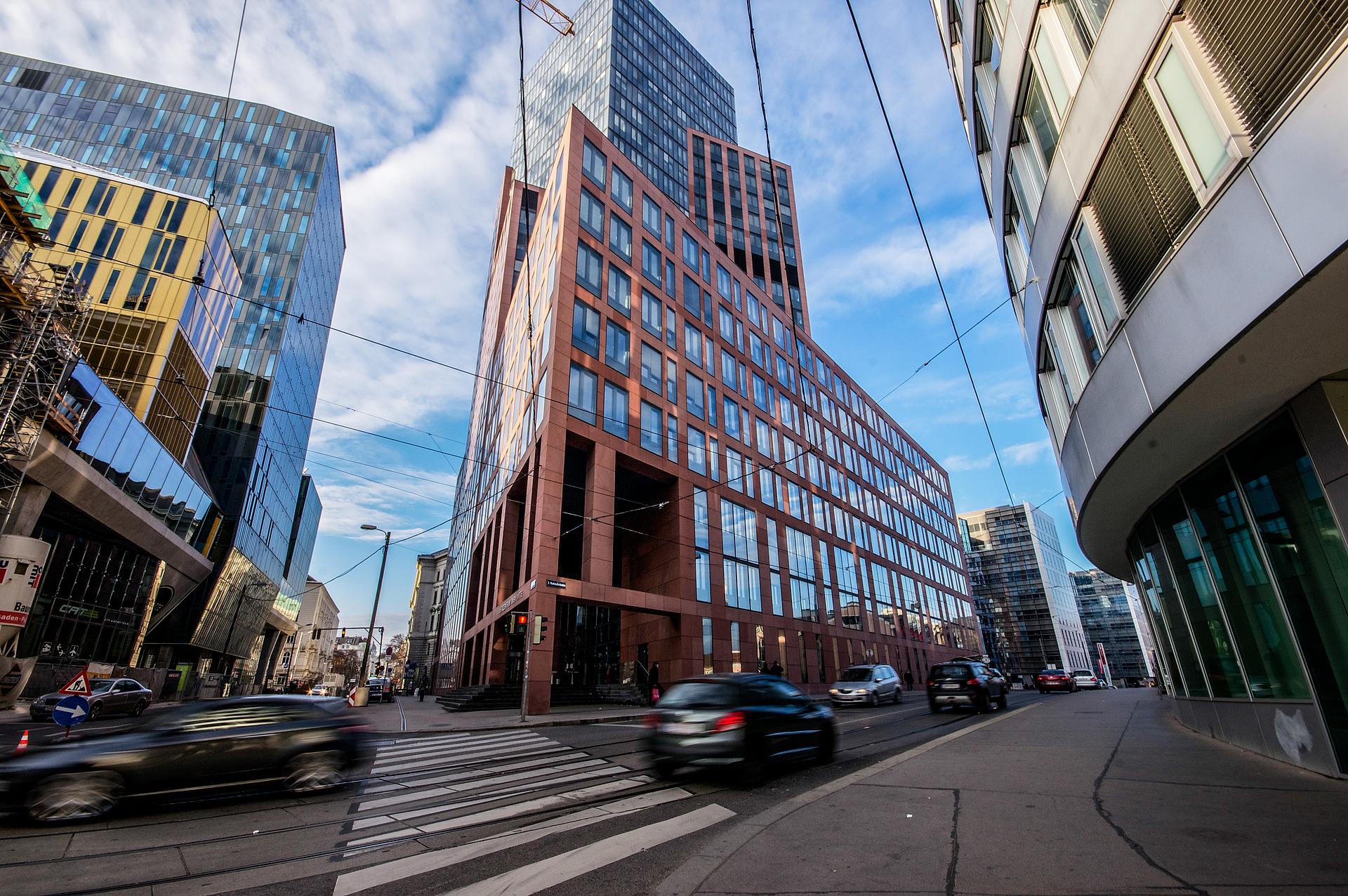 Straßen und Gebäude im urbanen Viertel Wien Mitte 