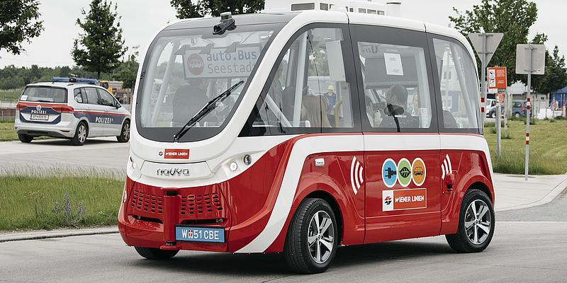 E-Bus in der Seestadt Aspern, Seitenansicht