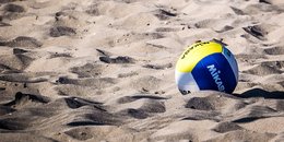Volleyball im Sand