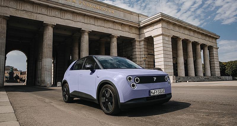 NIO firely vorm Heldentor in wien