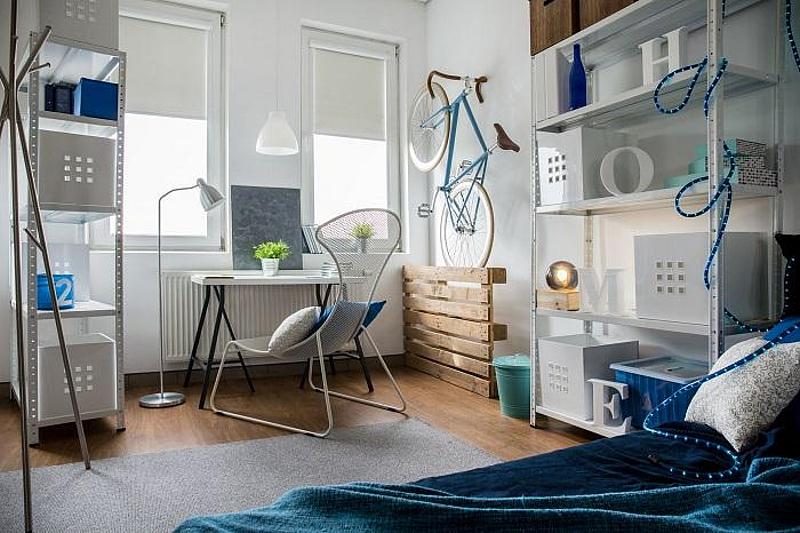 Schlafzimmer mit Dachschräge