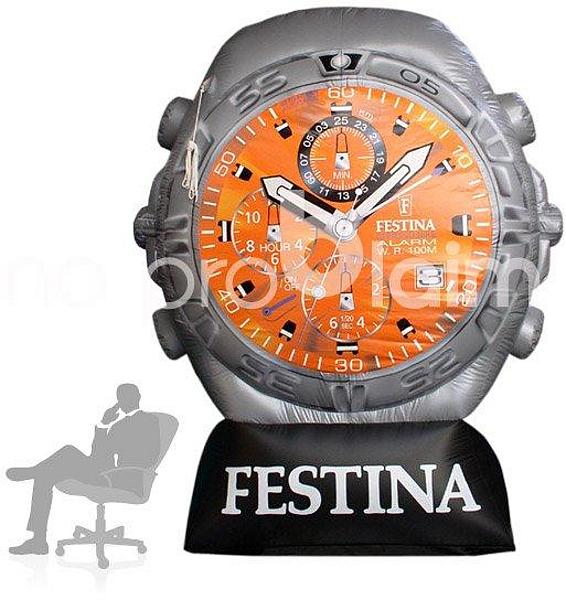übergroße aufgeblasene Festina Uhr
