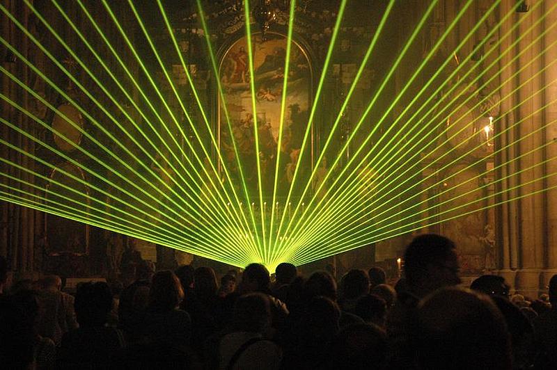 Grüne Laser im Stephansdom Wien