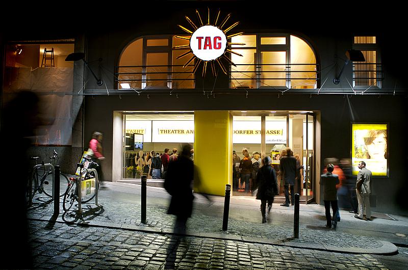 Außenfassade des TAG Theaters