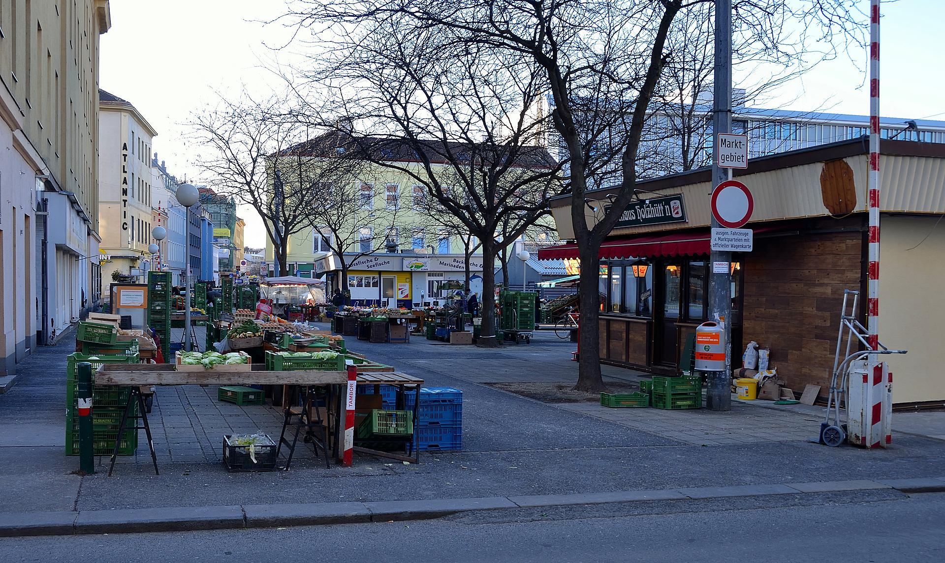 Marktplatz in der Dämmerung