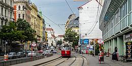 Straßenbahn in der Wiedner Hauptstraße bei der TU Wien