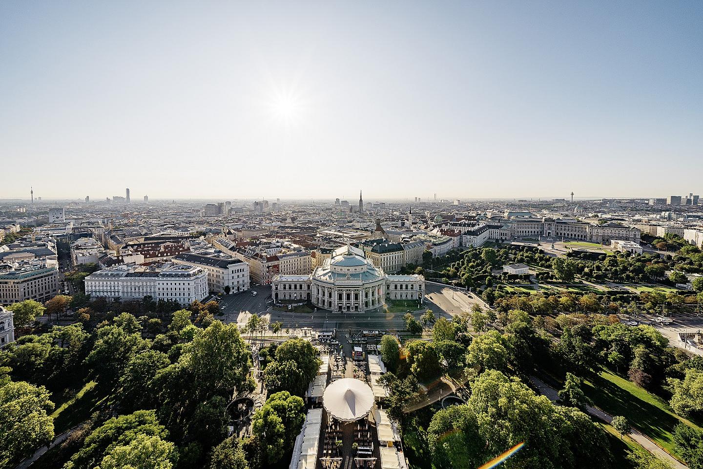 Blick vom Wiener Rathaus auf die Ringstraße