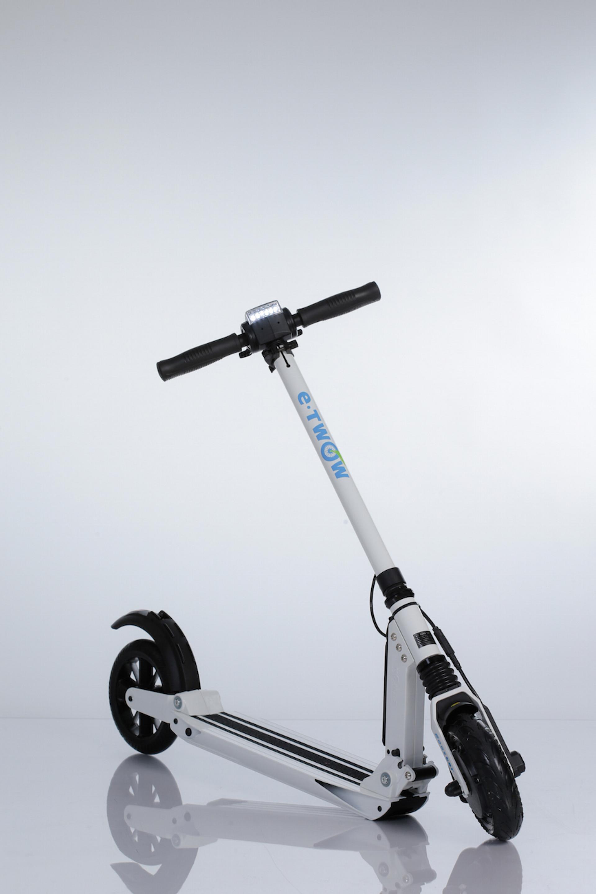 E-TWOW E-Scooter in Weiß