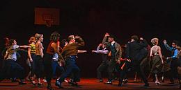 Die weltberühmte „West Side Story“ kehrt 2025 zurück auf die Bühne der Volksoper Wien 