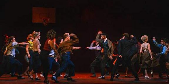 Die weltberühmte „West Side Story“ kehrt 2025 zurück auf die Bühne der Volksoper Wien 