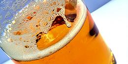 Halbleeres Bierglas 