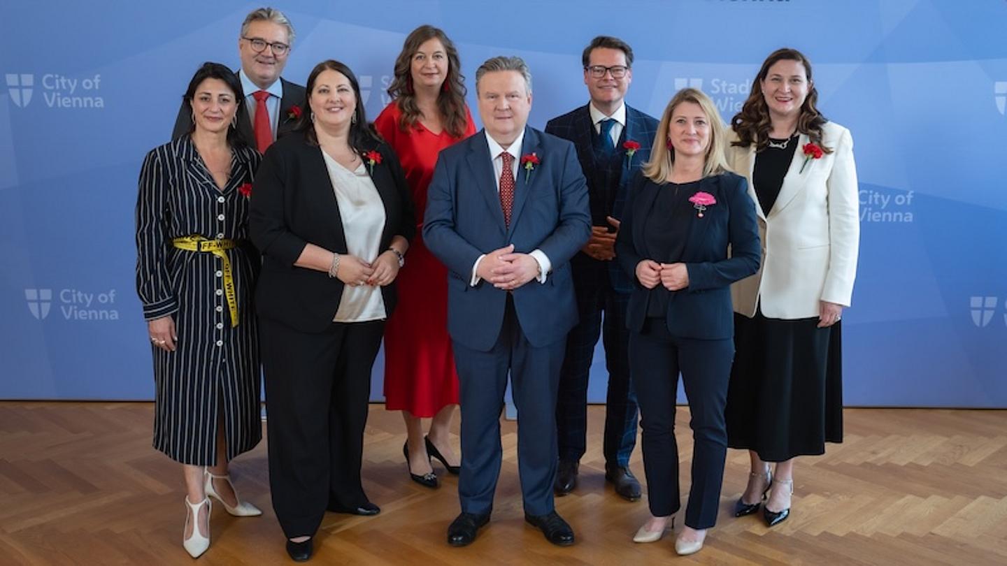 Bürgermeister Michael Ludwig und die Mitglieder der neuen Wiener Stadtregierung 2025.