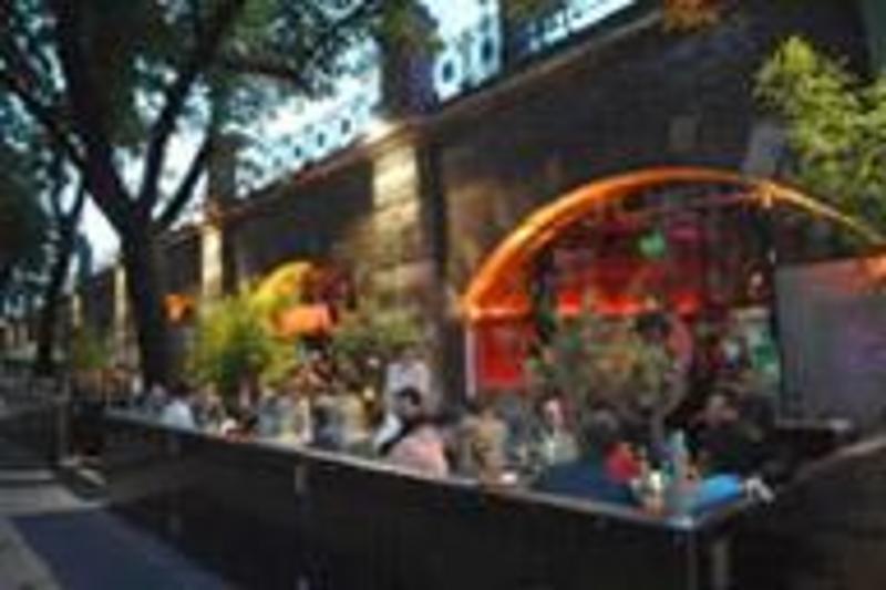 Kju-Bar, Stadtbahnbögen