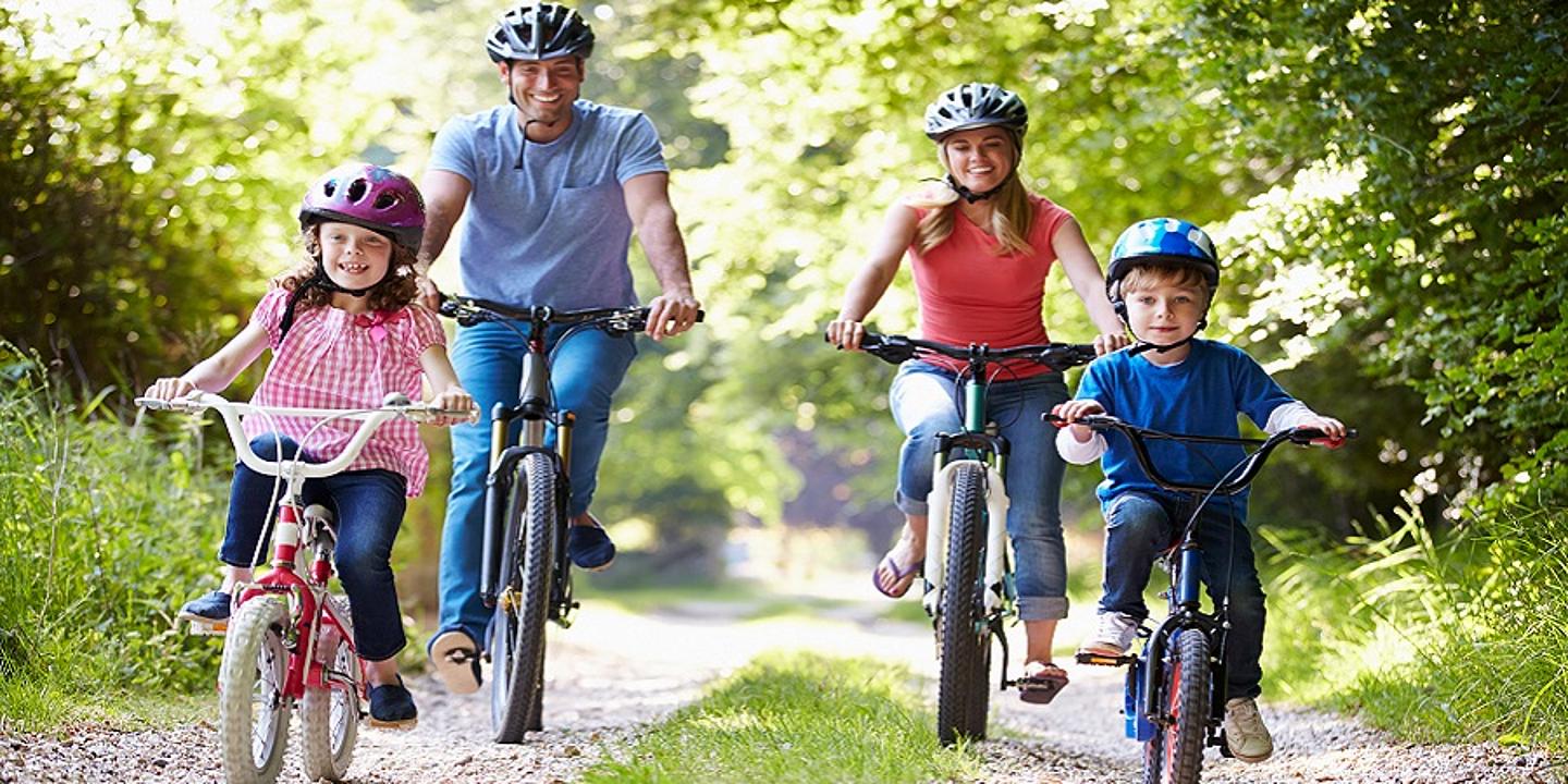Familienabenteuer Bad Schallerbach Familie auf dem Rad