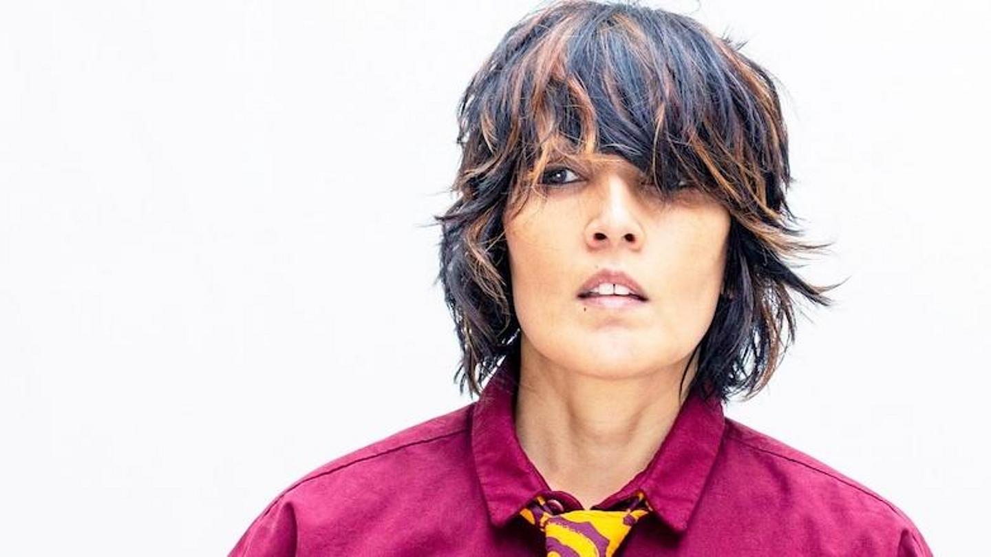 Porträtfoto von der britischen Sängerin und Songwriterin Tanita Tikaram