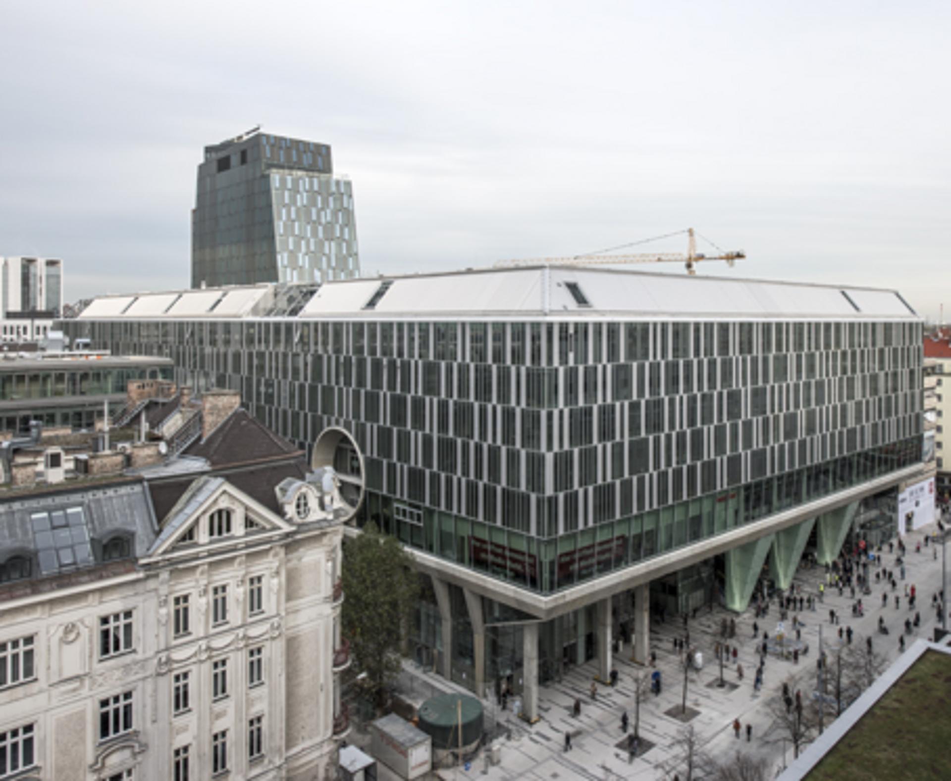 Wien Mitte The Mall aus der Luft bei Tag
