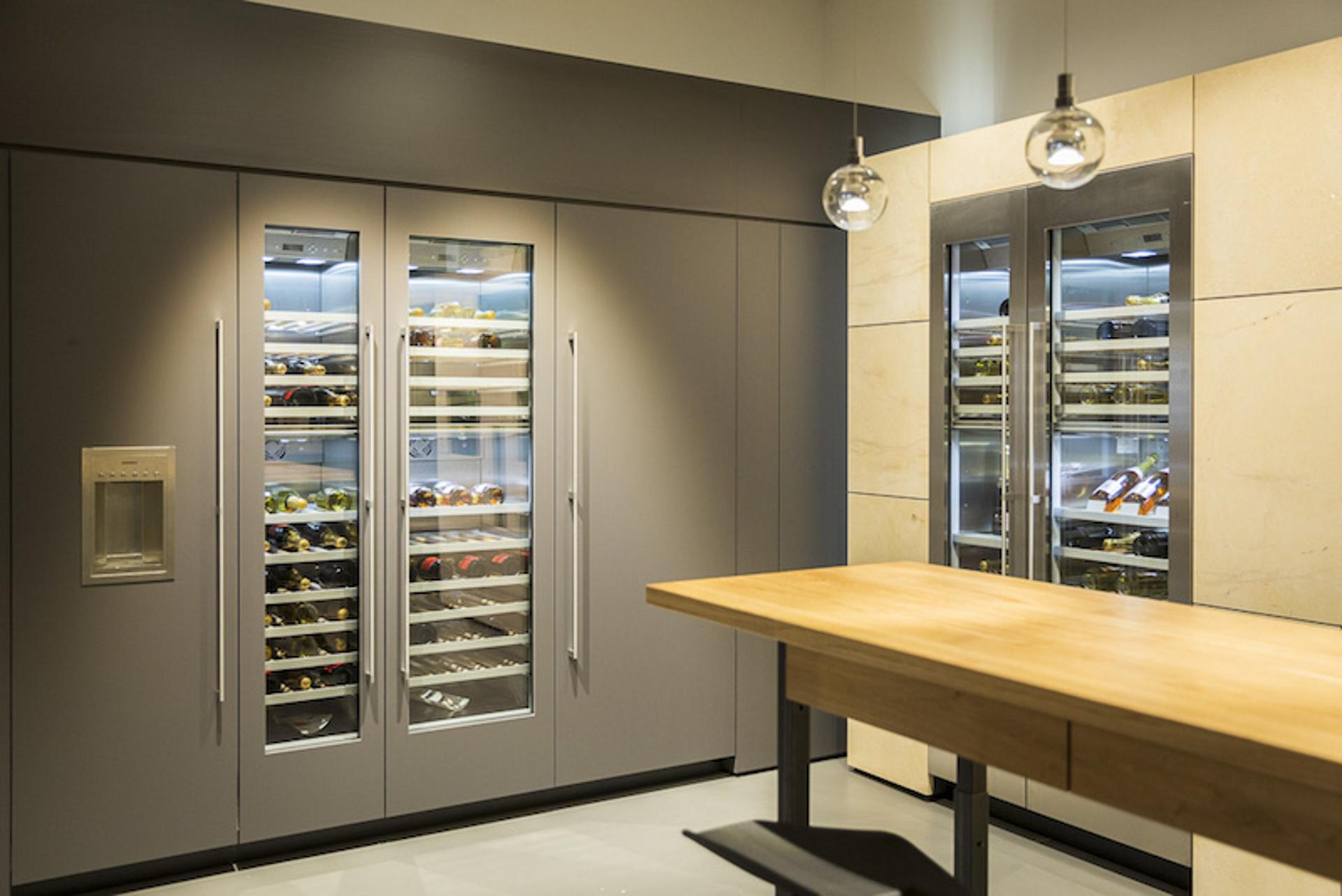 Kühlschränke und Weinkühlschrank mit Glasfront von Gaggenau