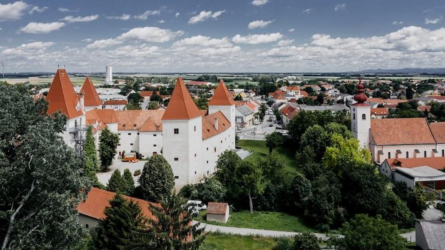 Schloss Orth im Herzen des Nationalpark Donau-Auen