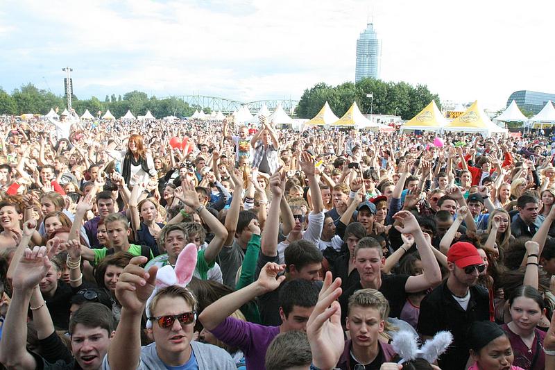 Eine der vielen Festivalbühnen am Donauinselfest 2019: 3 Tage Spaß gratis
