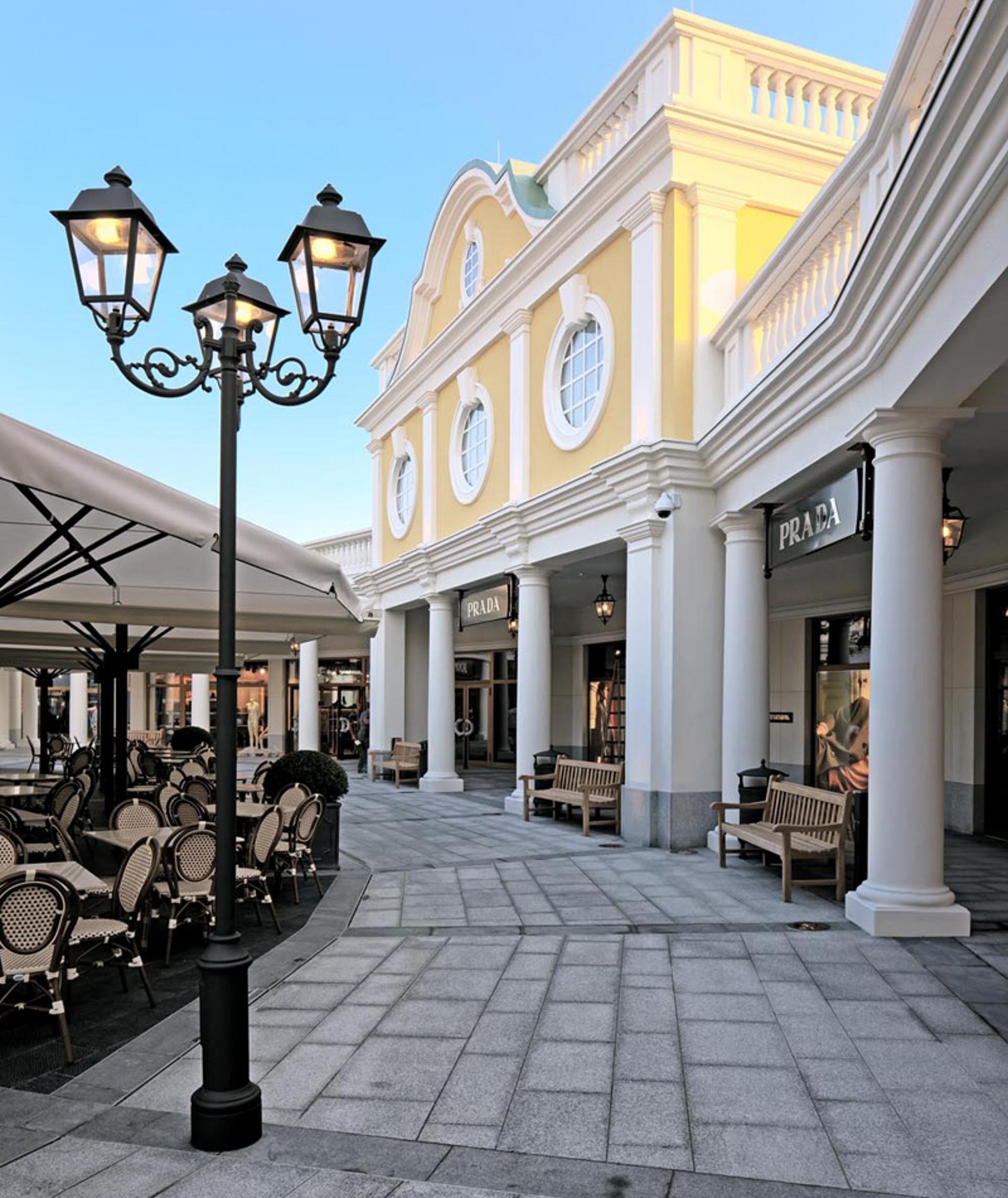Arkadengang im Designer Outlet Parndorf
