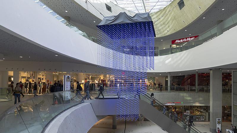 Innenansicht von Ebene 1 des Einkaufszentrums Wien Mitte The Mall 