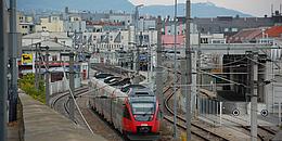 Schnellbahn in Wien unterwegs