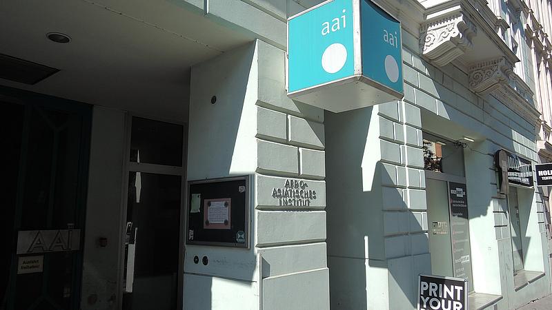 Eingang afro-asiatisches Institut
