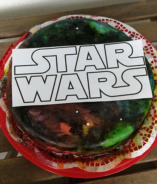 Schablone mit Star Wars-Schriftzug