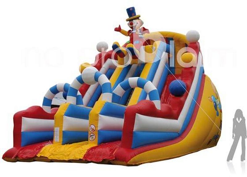 bunte Rutsche zum aufblasen