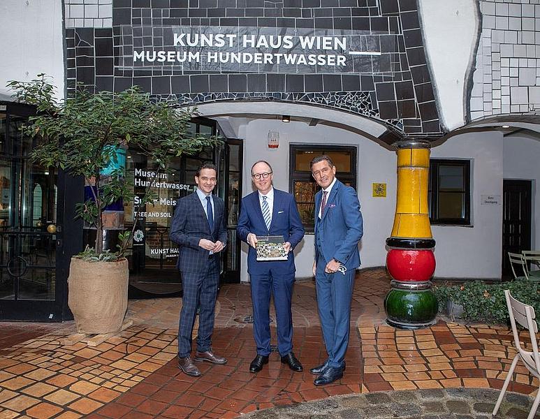 V.l.n.r.: Wien Holding Geschäftsführer Kurt Gollowitzer, Neuseeland-Botschafter Brian Hewson, Stadtrat Peter Hanke Logo Wien Holding