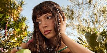 Sängerin Nina Chuba Poster