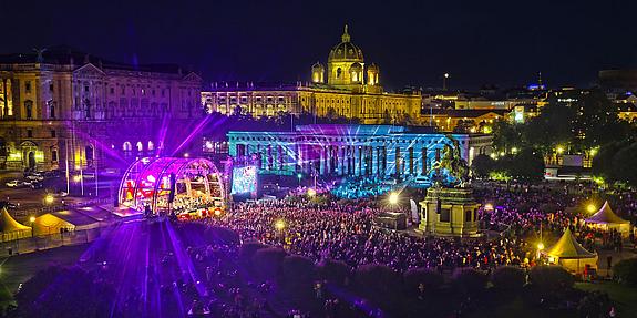 Das Fest der Freude am Heldenplatz