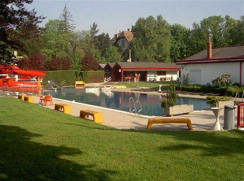 Hadersdorf-Weidlingauer Bad, Liegewiese und Schwimmbecken