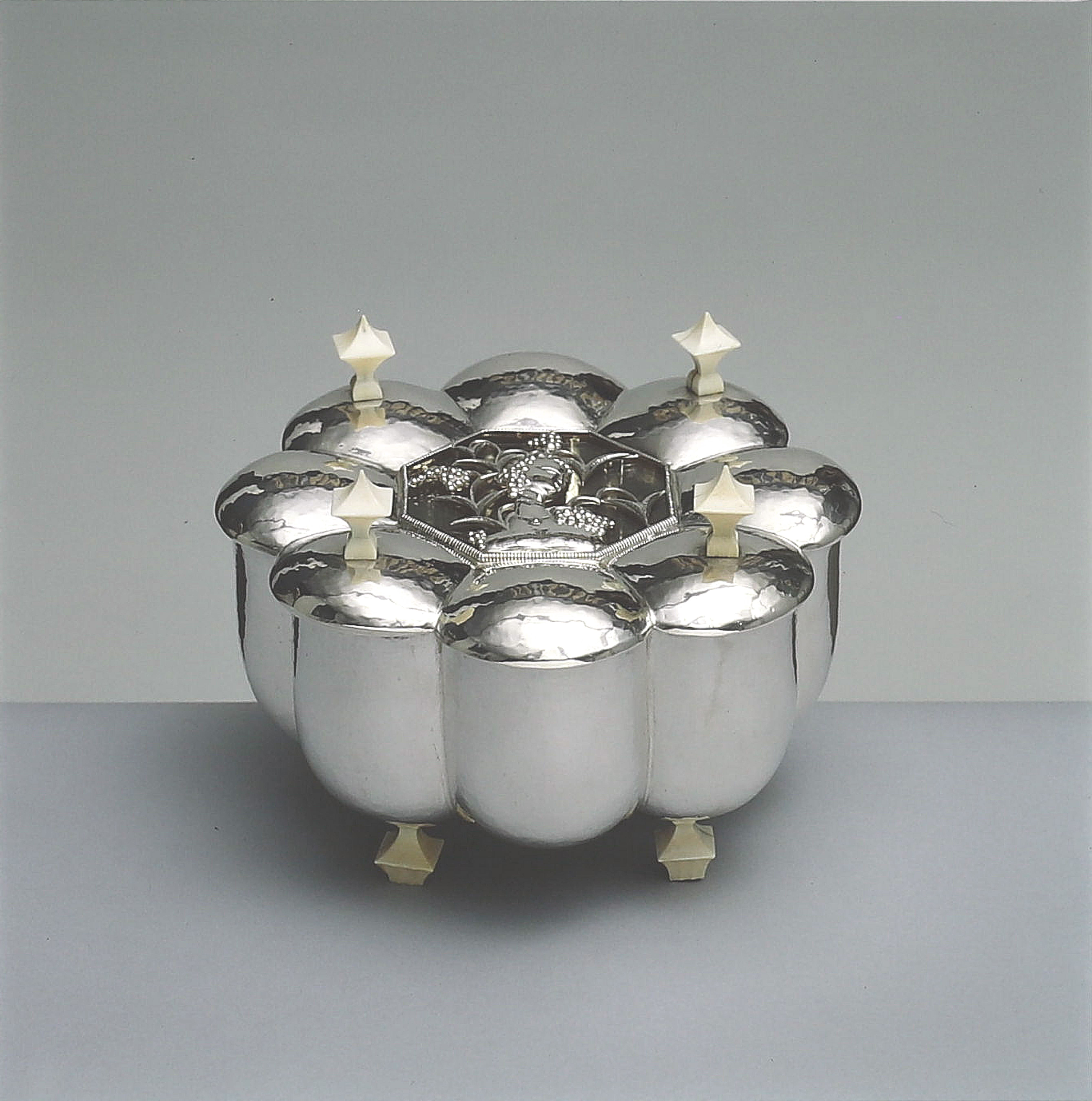 Silberdose von Dagobert Peche aus Silber, Elfenbein, Glas von 1919