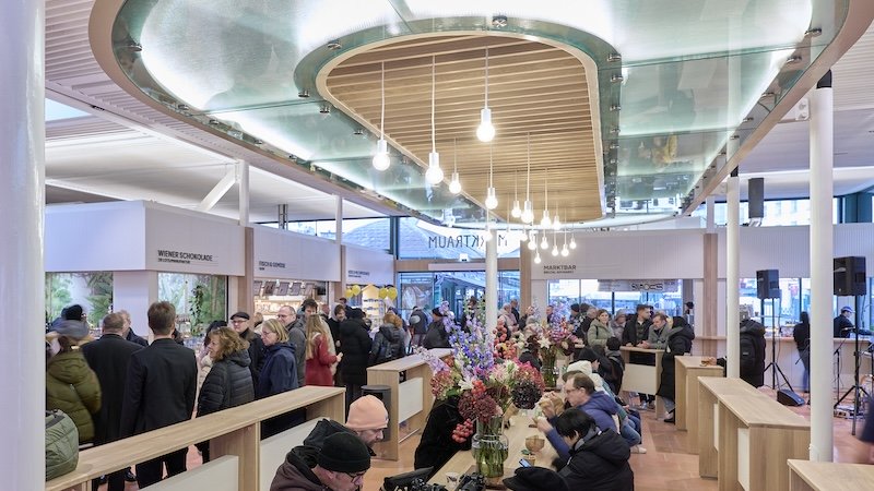 Innenansicht der Markthalle Marktraum Naschmarkt