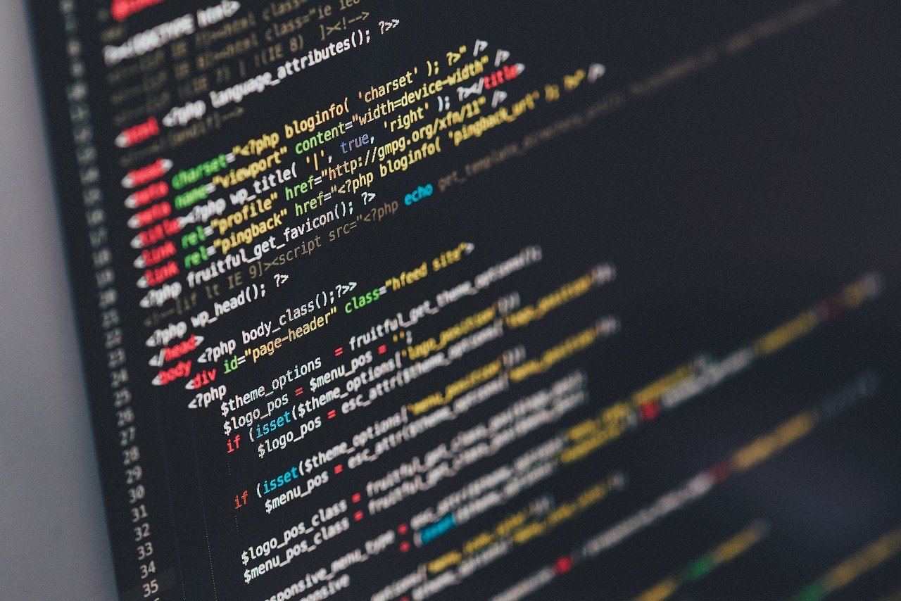 Computerbildschirm mit Programmiercode