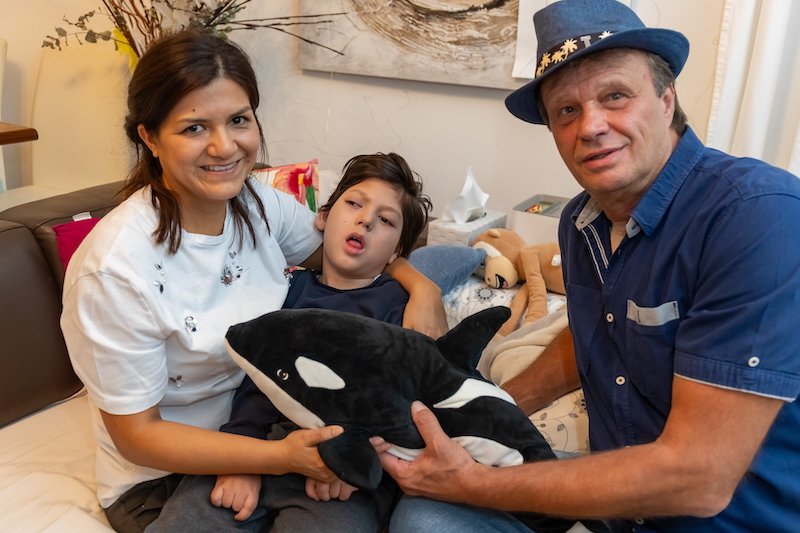 Thomas Hetlinger, kranker Raphael und seine Mama